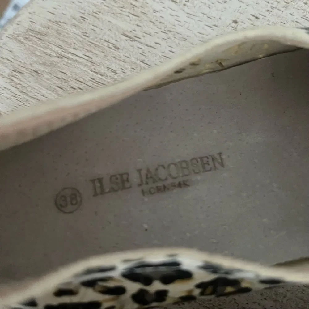 Isle Jacobsen Leopard Print Slip On Sneakers NWOB